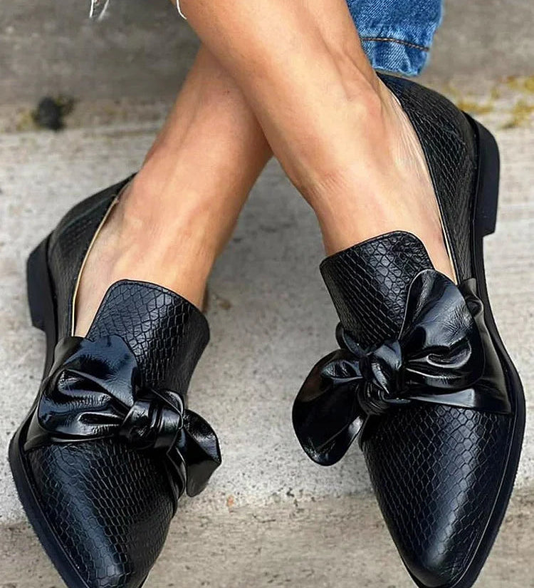 Chelsea - Elegant Moccasins with Bow