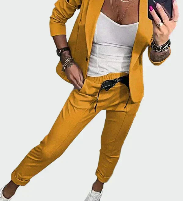 Ella - Women's Loose-Fitting Trouser and Blazer Set