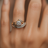 Carla – Asymmetrical vintage ring in gold and silver with zirconia