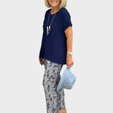 Žaneta – Elegant set with a fitted top and loose trousers