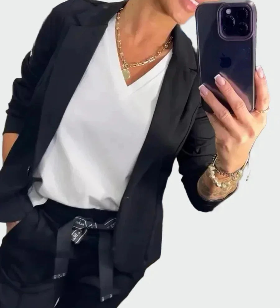 Ella - Women's Loose-Fitting Trouser and Blazer Set
