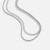 Sabine – Gold necklace with circular pendant
