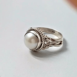Vintage Mother-of-Pearl Inlaid Ring